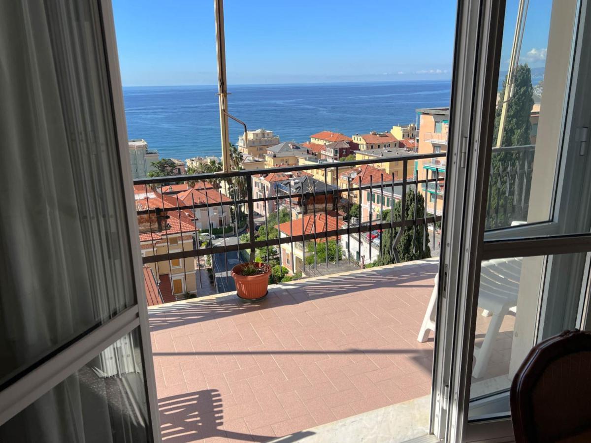 Grande Appartamento Vista Mare Varazze Buitenkant foto