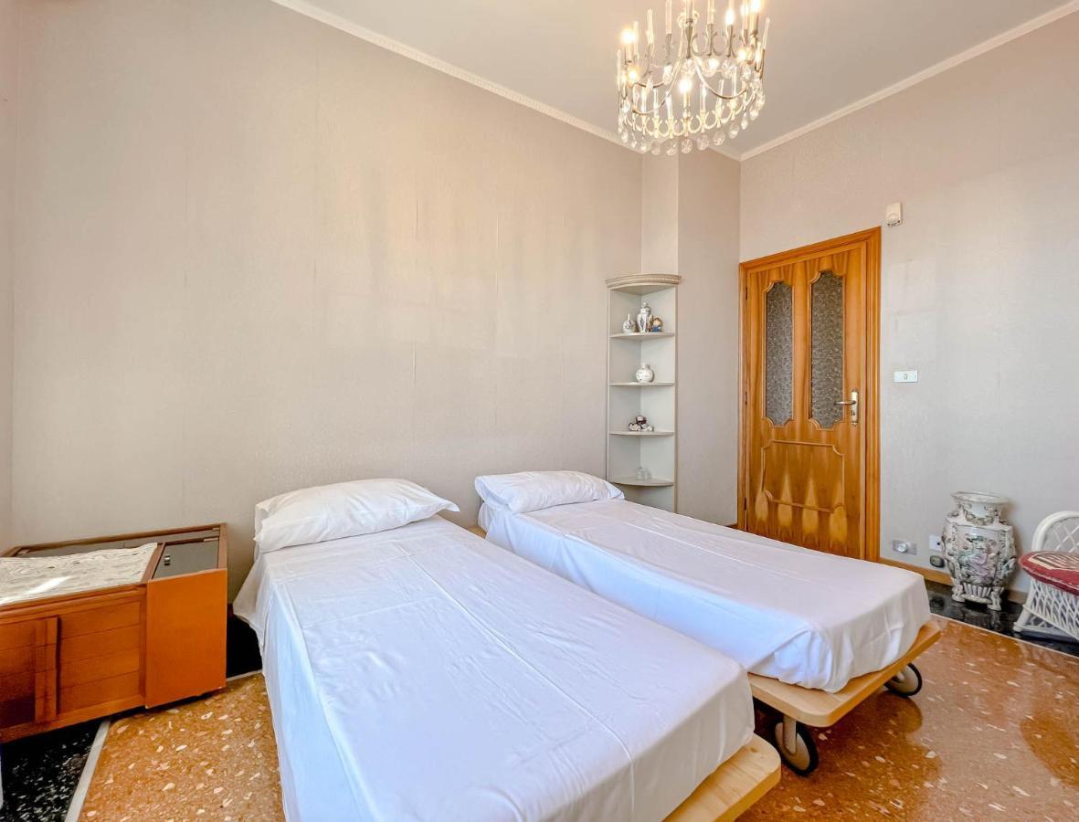 Grande Appartamento Vista Mare Varazze Buitenkant foto