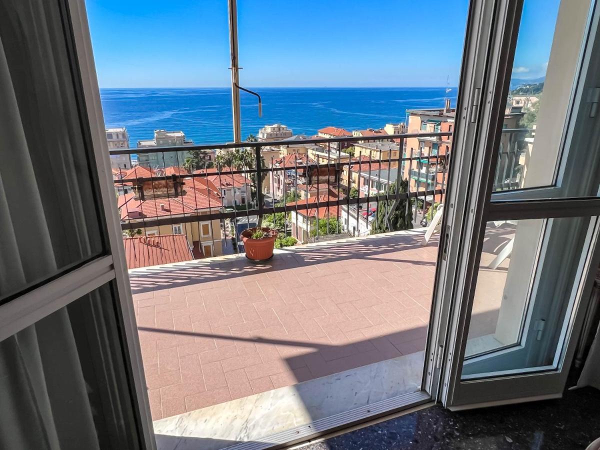 Grande Appartamento Vista Mare Varazze Buitenkant foto