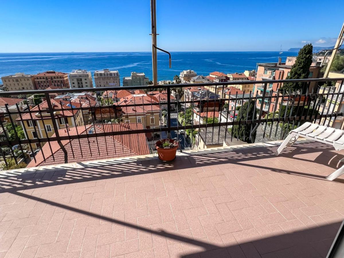 Grande Appartamento Vista Mare Varazze Buitenkant foto