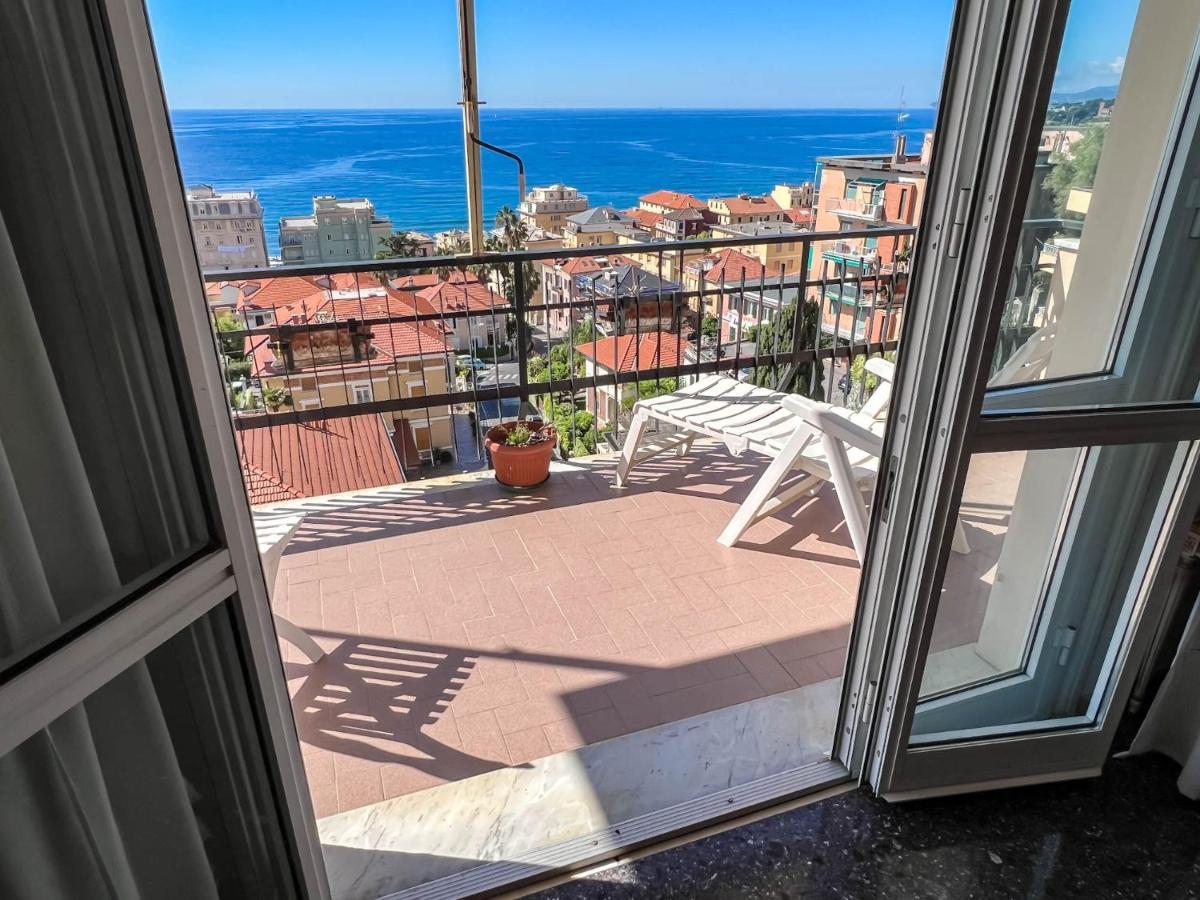 Grande Appartamento Vista Mare Varazze Buitenkant foto
